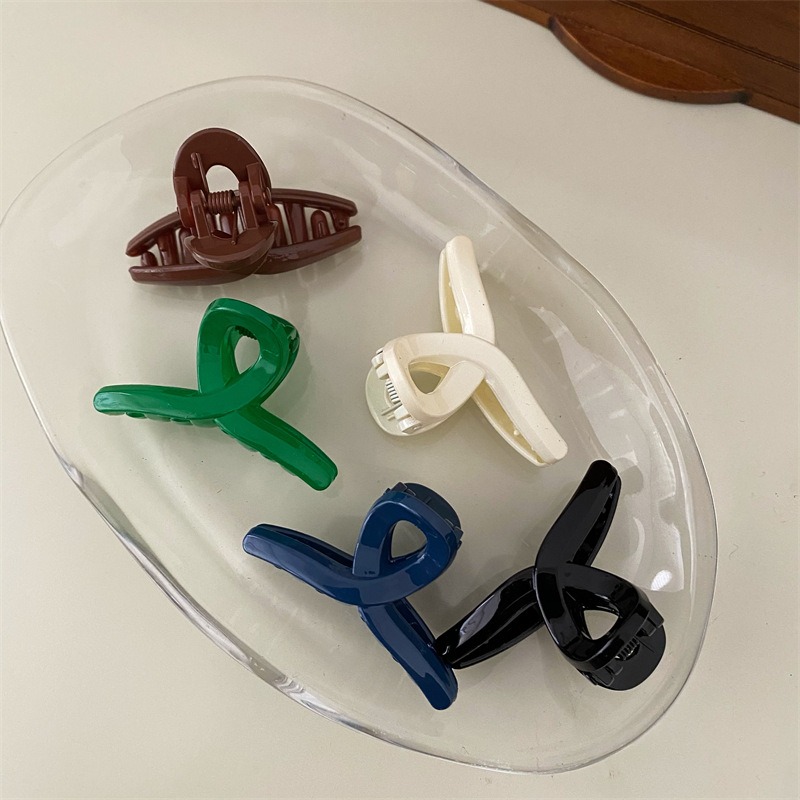 [SG|Cute & Tight] 4pc 5pc Set 4.5cm Small Firm Acrylic Hair Claw for Half Up-do, 5 colours hair clamp hair accessories for women, Dress Up Singapore